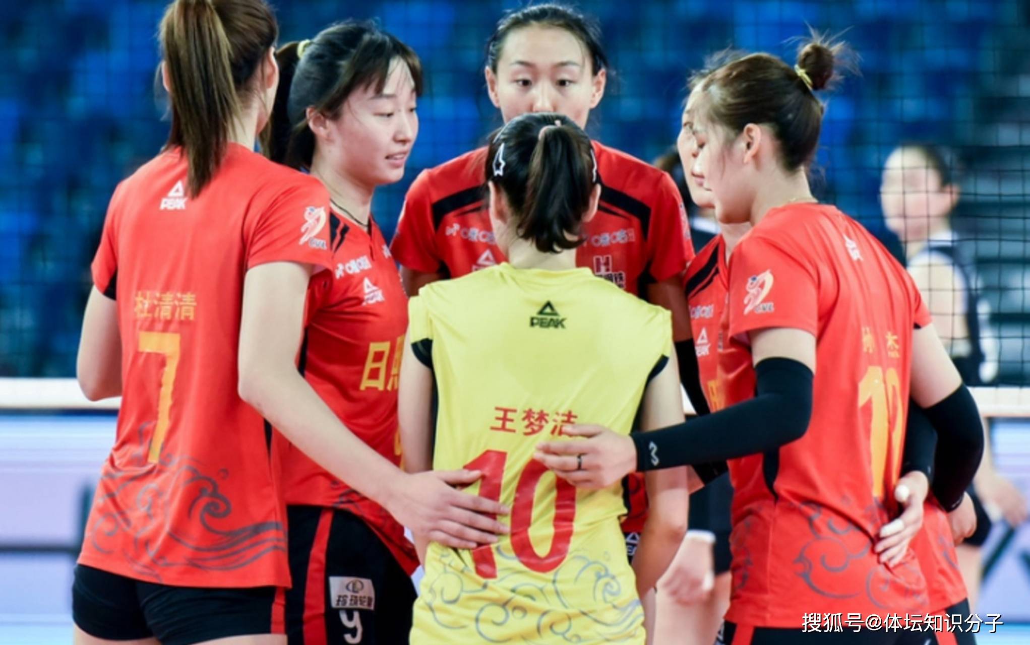 恒大强势横扫中国女排晋级半决赛，状态火热！